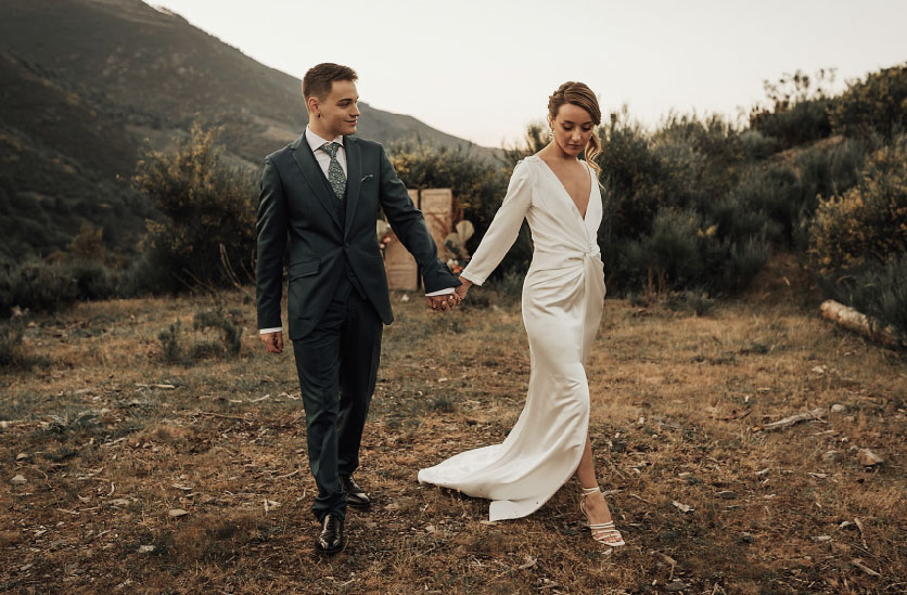 Atelier de boda Alba moral,  vestido de novia La Rioja, vestido de novia Haro, batas de novia Logroño, bata novia Logroño, batas de novia personalizadas, vestido de novia Logroño, vestidos boda Haro, vestidos boda Logroño, vestidos de novia sencillos , vestidos de novia elegantes , vestido novia sencillo, vestido novia civil, tiendas de vestidos de novia Logroño, tiendas de vestidos de novia Haro, vestidos de novia modernos Logroño, vestidos de novia modernos Haro